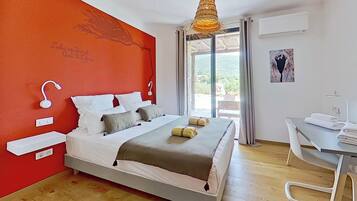 Villa Deluxe, 2 chambres, piscine privée, vue montagne | 2 chambres, bureau, espace de travail pour ordinateur portable