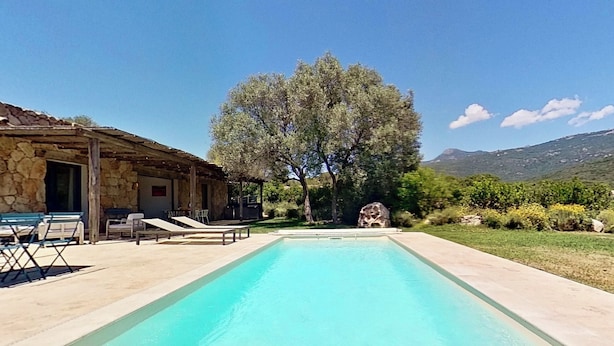 Villa Deluxe, 2 chambres, piscine privée, vue montagne | Extérieur