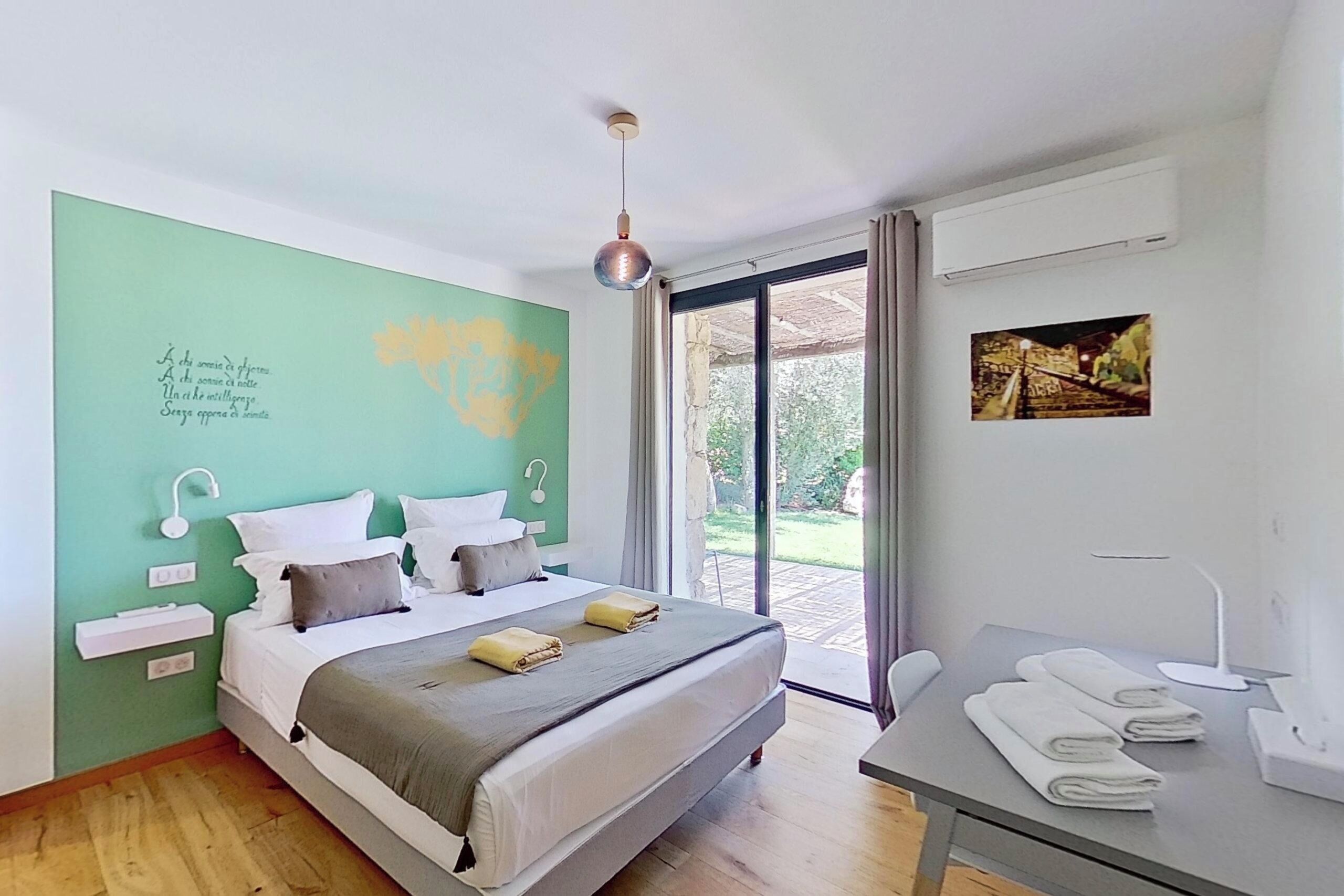 豪華別墅, 2 間臥室, 私人泳池, 山景 | 2 間睡房、遮光窗簾/窗簾、隔音、熨斗/熨衫板