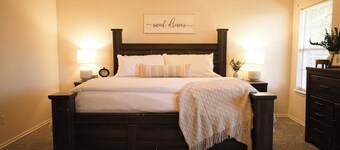 Serene 3-Bedroom Home Near Everything Norman Has To Offer