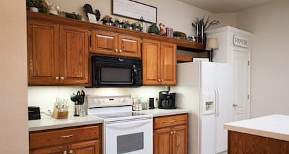 Serene 3-Bedroom Home Near Everything Norman Has To Offer
