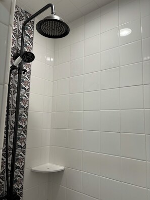 Shower, hair dryer, towels, soap - The Parsonage 1873 - cozy, unique, near downtown  (Hays)