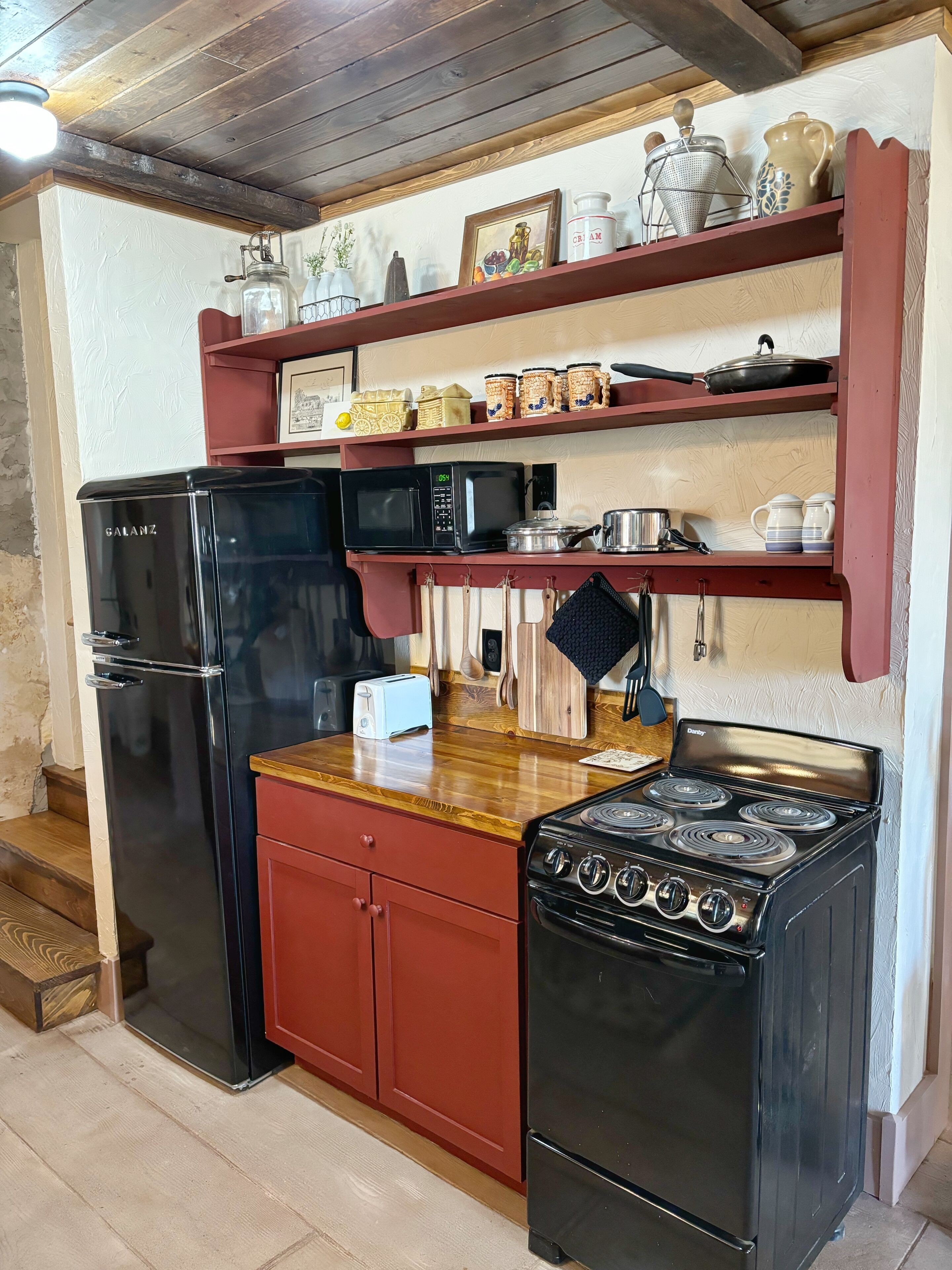 雪櫃、微波爐、焗爐、爐具