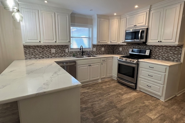 Frigorífic, microones, forn i placa de cuina