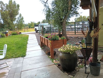 Horse-Heaven Cowgirl-Chic Bunkhouse on Baker Creek, 10 mins from Bozeman Airport