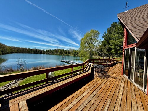 Lakefront 5BR,3bath, private lake,nature lovers dream, Big home near Frankenmuth