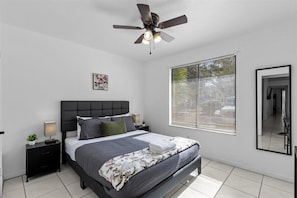 2 bedrooms, iron/ironing board, WiFi, bed sheets