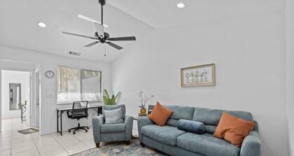 Family&Pet-Friendly Home w Yard