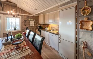 Fridge, oven, stovetop, dishwasher - Lovely home in Beitostølen (Beitostølen)
