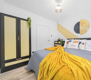 2 bedrooms, iron/ironing board, free WiFi, bed sheets