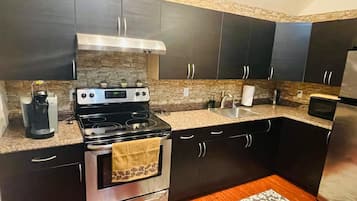 Mikrobølgeovn, ovn og kokeplater