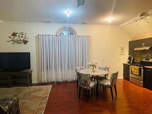 Interior - Serene 2-bedroom spacious apartment (Carmel Hamlet)