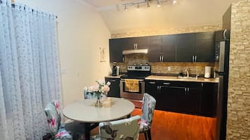 Mikrobølgeovn, ovn og kokeplater