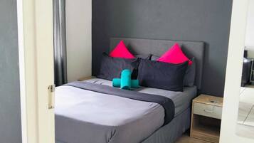 2 bedrooms, iron/ironing board, free WiFi, bed sheets