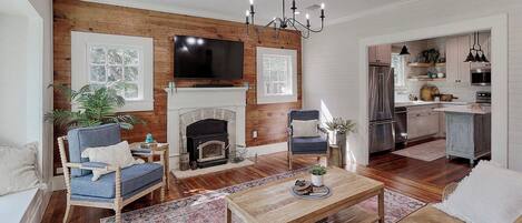 Smart TV, fireplace