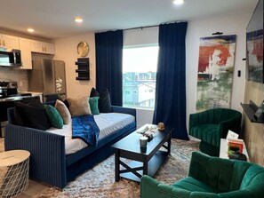 Smart TV - Downtown View | Free Parking | Sleeps 6 (Dallas)