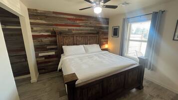 2 slaapkamers, een strijkplank/strijkijzer, gratis wifi, beddengoed