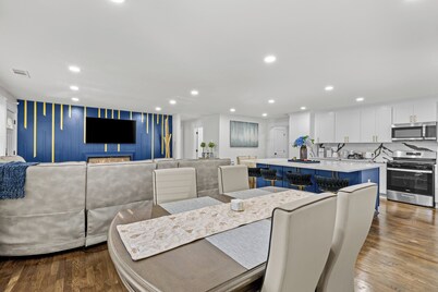 Cozy Decatur Home with Indoor Fireplace & Firepit