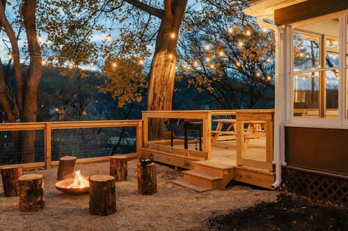 River Retreat: Sauna, Hot Tub, Cold Plunge & More