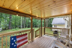 Terrace/patio - Gorgeous house on Highland Lake next to Pleasant Mountain! (Bridgton)