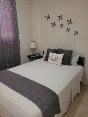 2 bedrooms, iron/ironing board, WiFi, bed sheets - De Terrace 3 (Oistins)