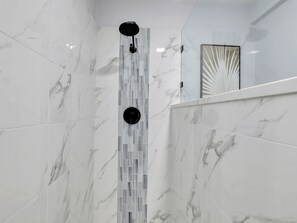 Handtücher, Seife, Toilettenpapier