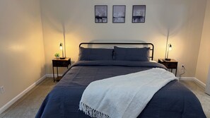 4 bedrooms, iron/ironing board, WiFi, bed sheets