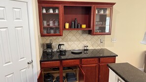 Interior - Spacious townhome ideally located in Grayson with private backyard. Sleeps 8 (Grayson)