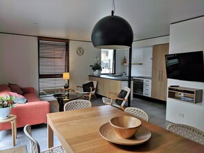 Superior House | Living area - The Hastings Beach Houses (Noosa Heads)