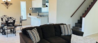 Charming 4-bedroom house with AC and WiFi in welcoming Visalia