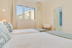 3 Schlafzimmer, Bügeleisen/Bügelbrett, Reisekinderbett, kostenloses WLAN