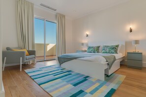 2 bedrooms, iron/ironing board, travel cot, free WiFi