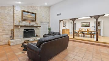 TV, fireplace