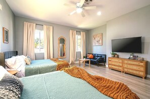4 habitaciones, tabla de planchar con plancha, cuna de viaje y wifi