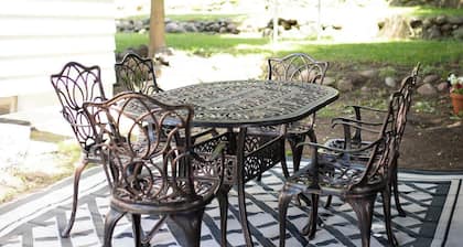 The West Quincy House: In Town with Sauna + Garage