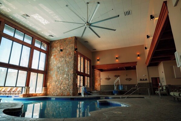 Pool - Family Friendly Resort, 2 Bedroom condo- Ski-in Ski-Out (Breckenridge)