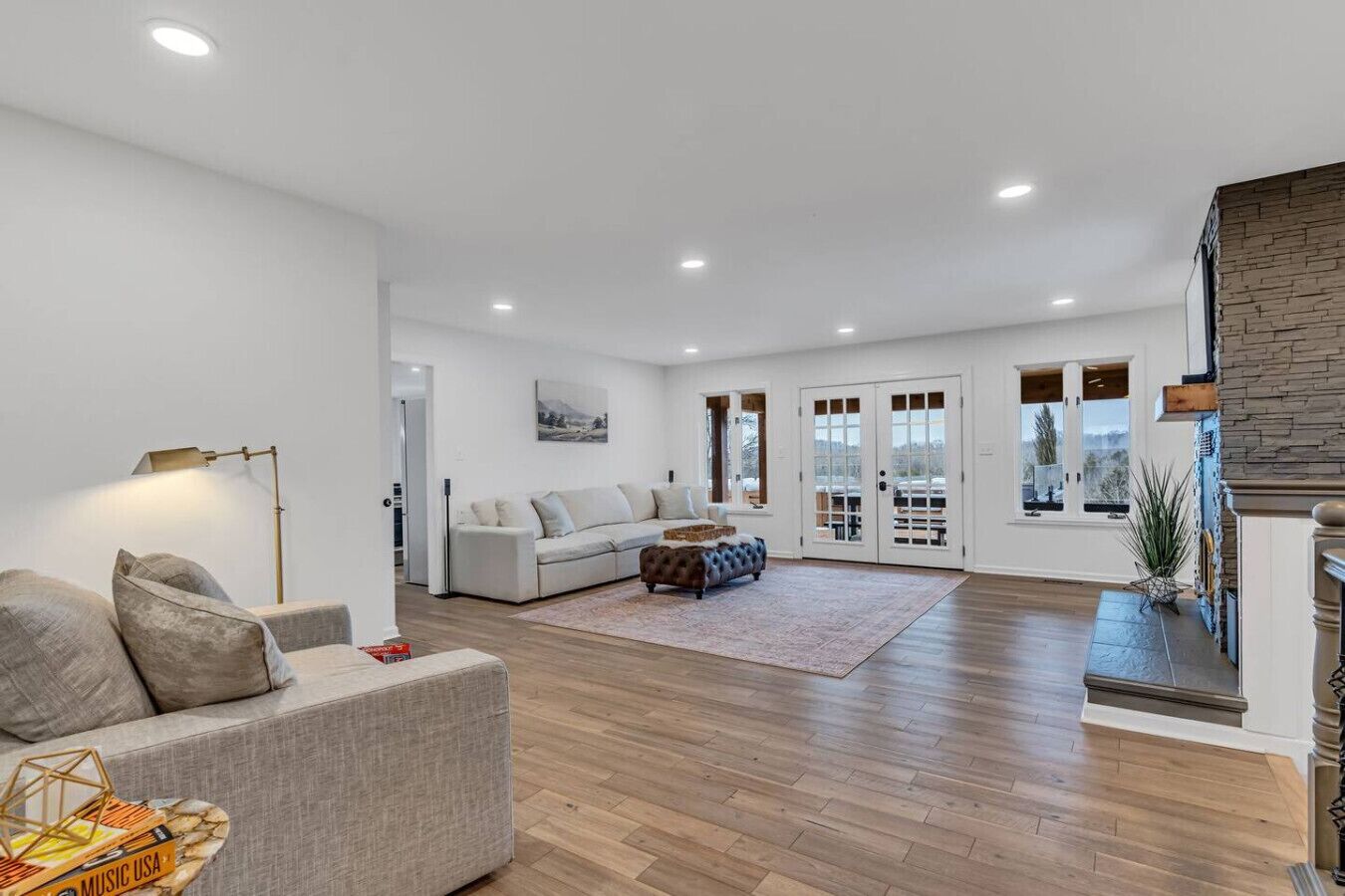 TV, fireplace, stereo