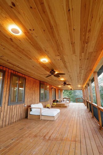 50 Acre Lux Cabin w Private  Lake Pool Sauna