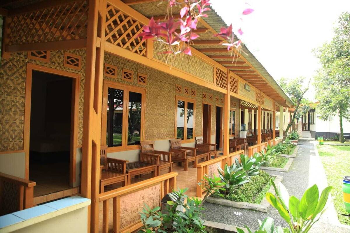 Standard Double or Twin Room, Balcony, Garden View | Teres/patio