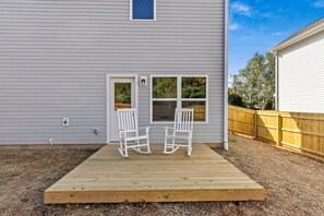 Terrace/patio - Brand New | Contemporary | <15 mins everywhere (Charlotte)