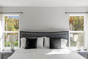 3 habitaciones, tabla de planchar con plancha, wifi y ropa de cama