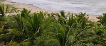 กเ ย นยาเม แกรนด์ บีช รีสอร์ต