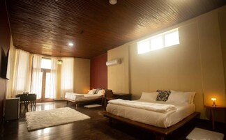 Quarto casal presidencial | Escrivaninha, espaço de trabalho para notebook, Wi-Fi de cortesia