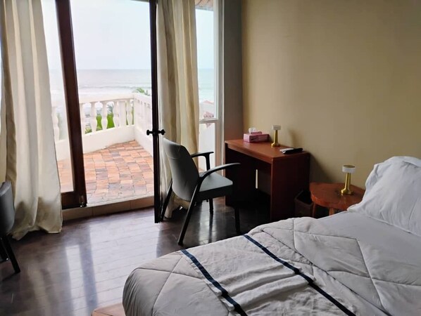 Executive Room, 1 King Bed, Non Smoking