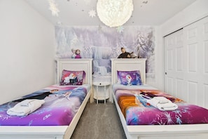 7 bedrooms, iron/ironing board, WiFi, bed sheets
