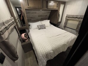 2 bedrooms, bed sheets