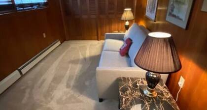 Inviting 3-bedroom house in Bloomsburg with WiFi