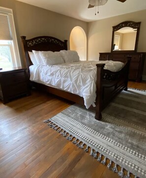 3 bedrooms, iron/ironing board, WiFi, bed sheets - Inviting 3-bedroom house in Bloomsburg with WiFi (Bloomsburg)