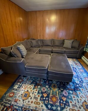 Interior - Inviting 3-bedroom house in Bloomsburg with WiFi (Bloomsburg)