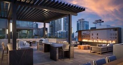 Luxurious 2-bedroom in downtown San Diego with Pool and Fitness room